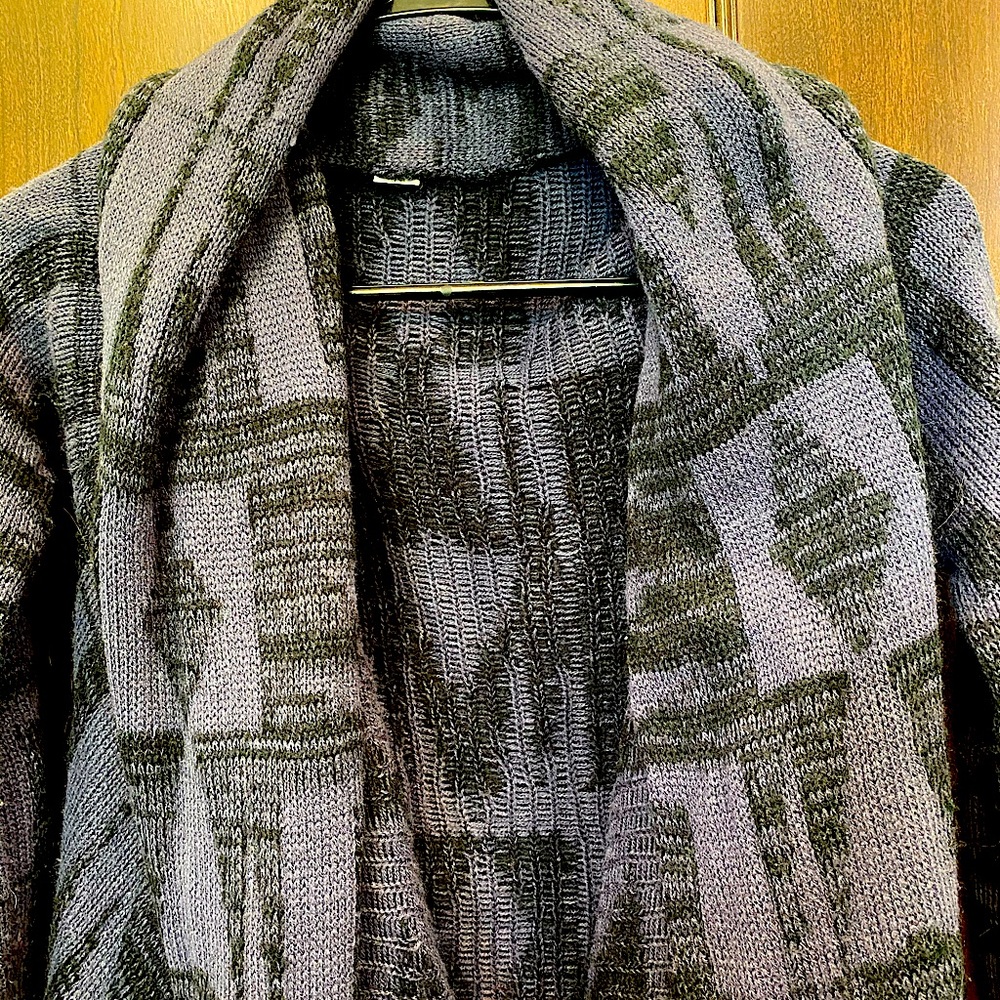 AMUSE Large Comfy sweater cardigan Great condition